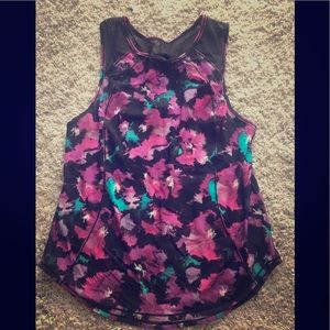 Lululemon tank 8 barely worn